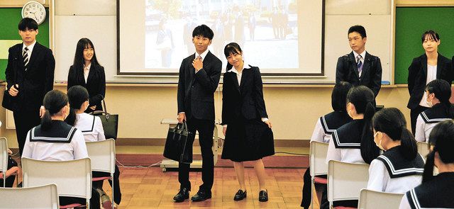 高校「今年から制服廃止や」学生「やったぜ」高校「ただし代わりにスーツを着てくるんやで」